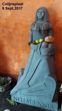 Afbeelding van beeld van de Godin Nehalennia in Haar tempel in Colijnsplaat